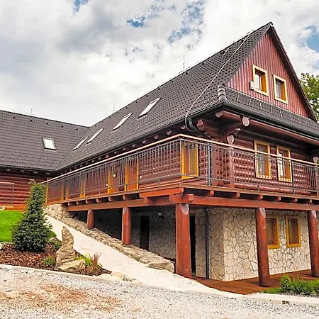 Relax Lodge *